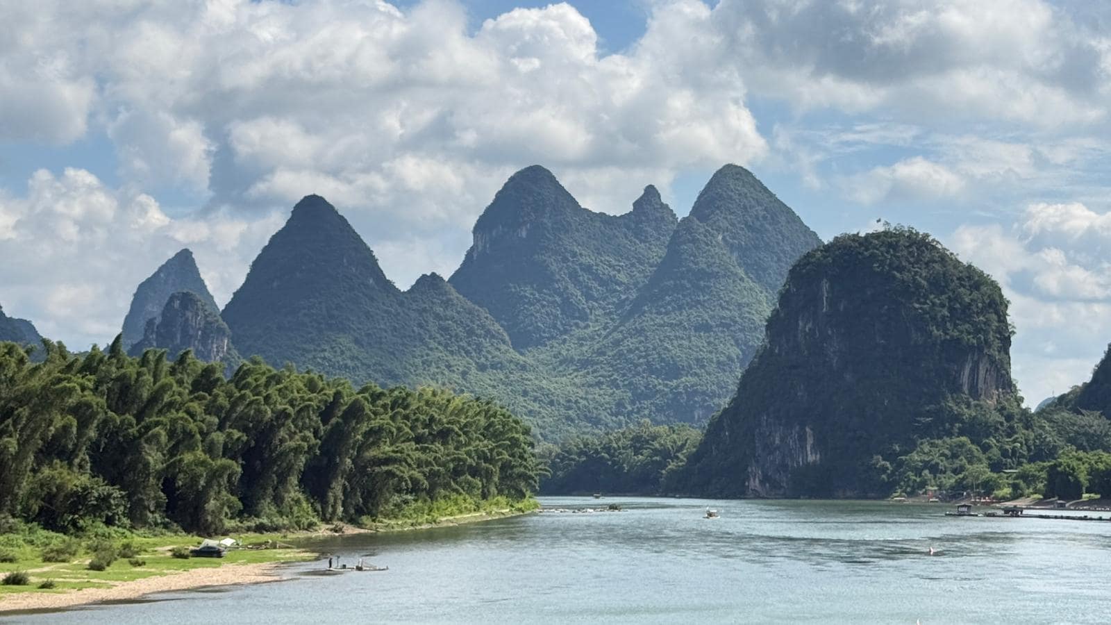 WhatsApp Image 2025-10-17 at 18.05.04 (2)